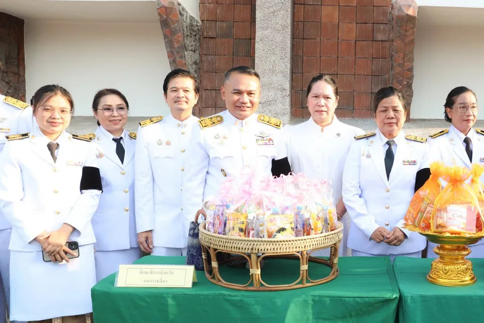 ภาพประกอบข่าว ศธจ.นครราชสีมา ร่วมพิธีสวดพระพุทธมนต์และทำบุญตักบาตร เนื่องในวันที่ระลึกพระบาทสมเด็จพระนั่…