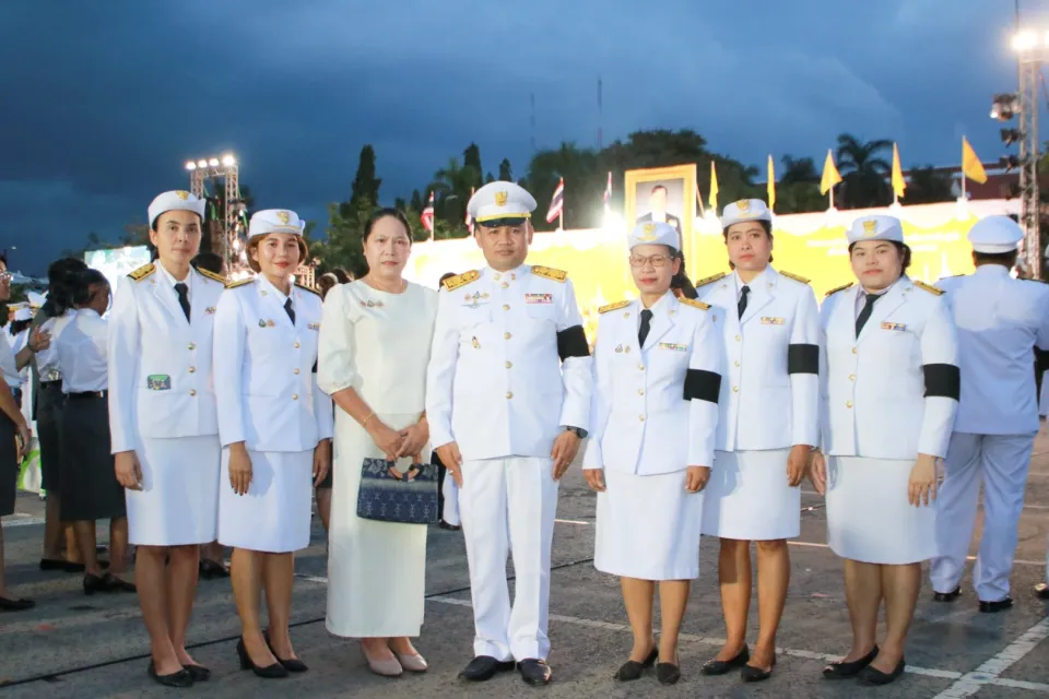 ภาพประกอบข่าว ศธจ.นครราชสีมา ร่วมพิธีถวายเครื่องราชสักการะ วางพานพุ่ม และพิธีจุดเทียนถวายพระพรชัยมงคล…