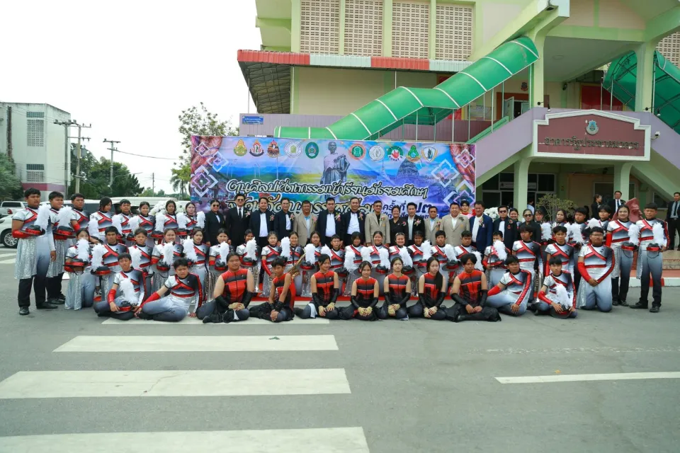 ภาพประกอบข่าว ศธจ.นครราชสีมา ร่วมเปิดงานศิลปหัตถกรรมนักเรียนมัธยมศึกษาจังหวัดนครราชสีมา ครั้งที่ 73