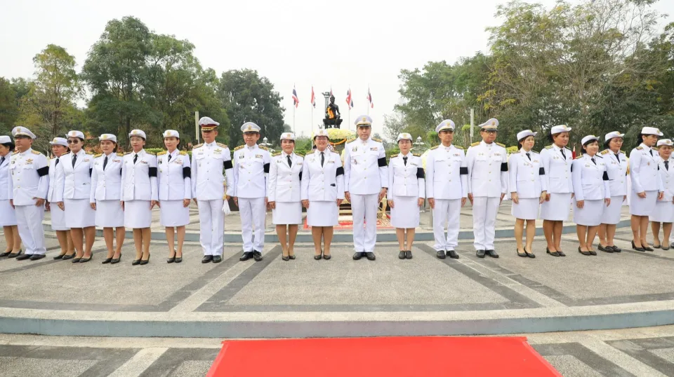 ภาพประกอบข่าว ศธจ.นครราชสีมา ร่วมพิธีวางพานพุ่มดอกไม้ถวายราชสักการะ เนื่องในวันพ่อขุนรามคำแหงมหาราช…